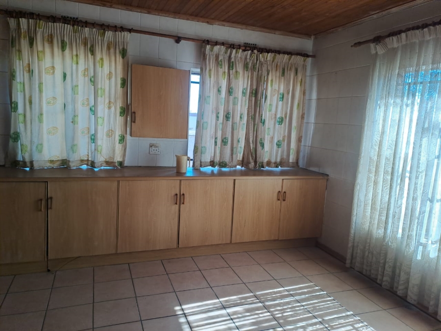 5 Bedroom Property for Sale in Turf Club Gauteng