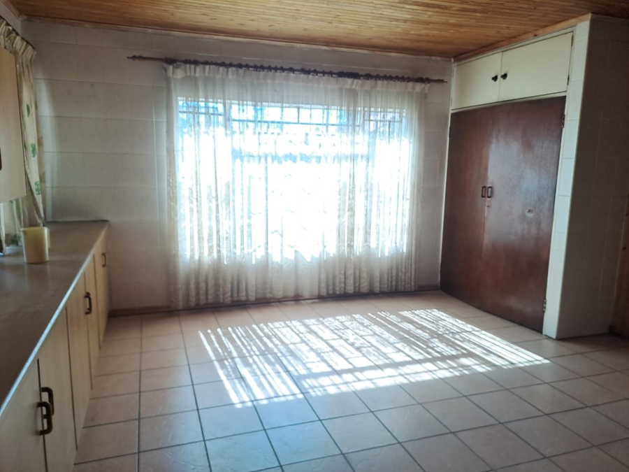 5 Bedroom Property for Sale in Turf Club Gauteng