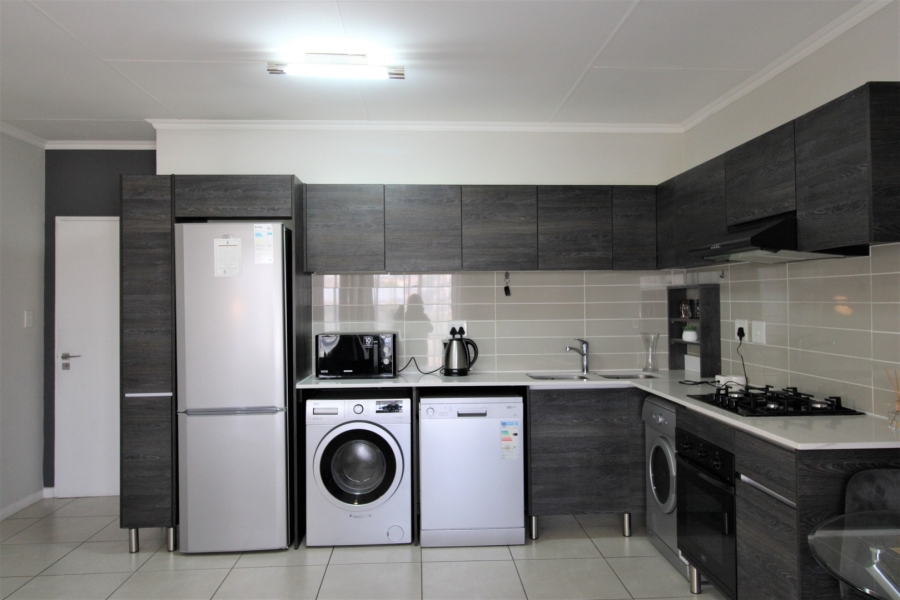 To Let 1 Bedroom Property for Rent in Bryanston Gauteng