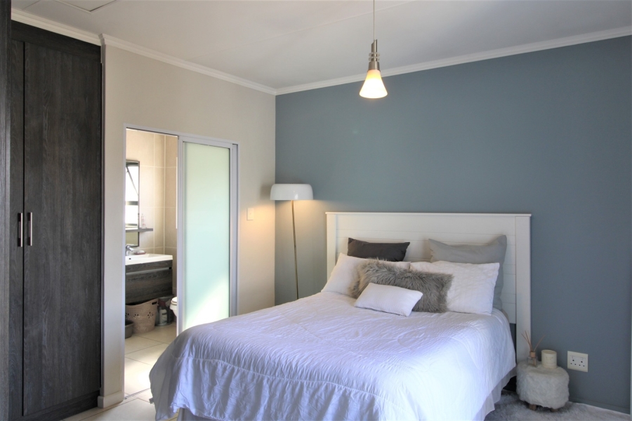 To Let 1 Bedroom Property for Rent in Bryanston Gauteng