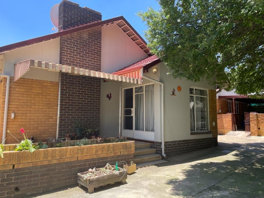 3 Bedroom Property for Sale in Edenvale Central Gauteng