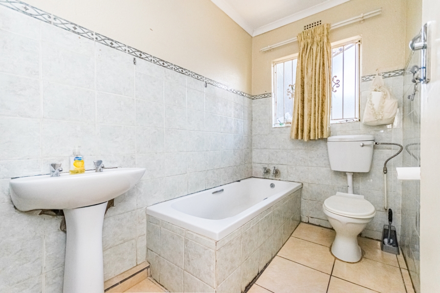 2 Bedroom Property for Sale in Cosmo City Gauteng