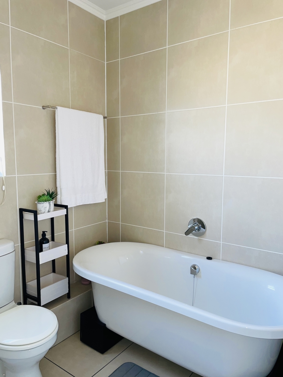 2 Bedroom Property for Sale in Olivedale Gauteng