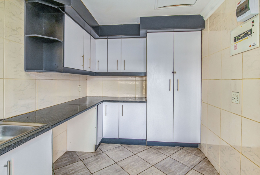 3 Bedroom Property for Sale in Rangeview Gauteng