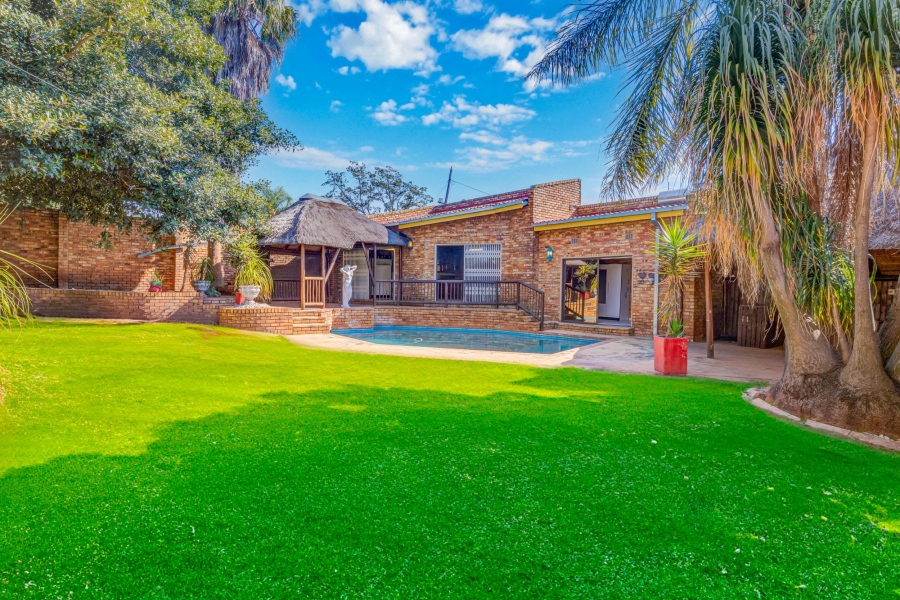3 Bedroom Property for Sale in Rangeview Gauteng