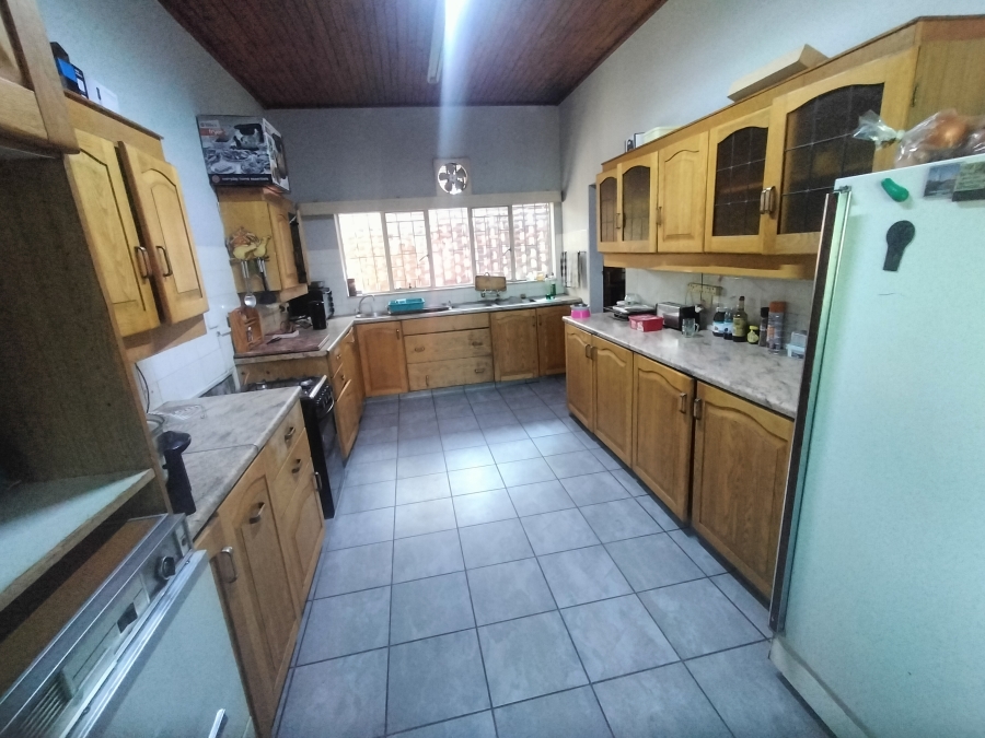 7 Bedroom Property for Sale in Bon Accord Gauteng