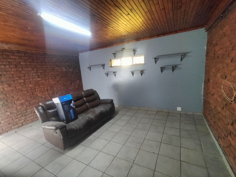 7 Bedroom Property for Sale in Bon Accord Gauteng