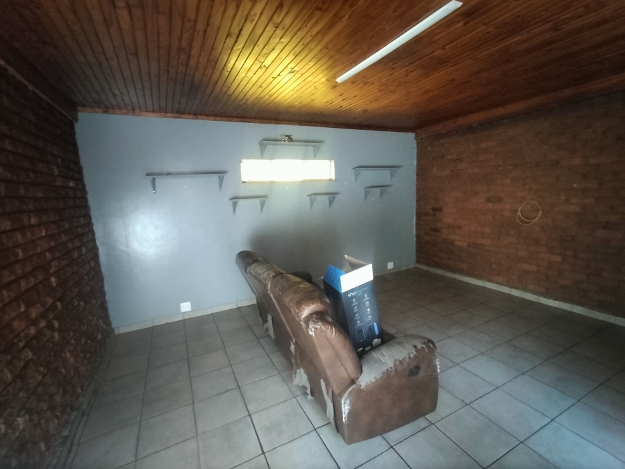 7 Bedroom Property for Sale in Bon Accord Gauteng