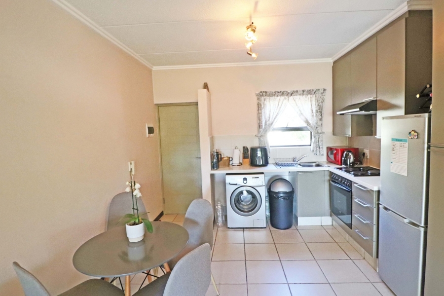 1 Bedroom Property for Sale in Bryanston Gauteng