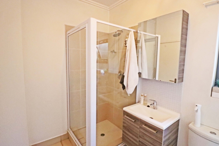 1 Bedroom Property for Sale in Bryanston Gauteng