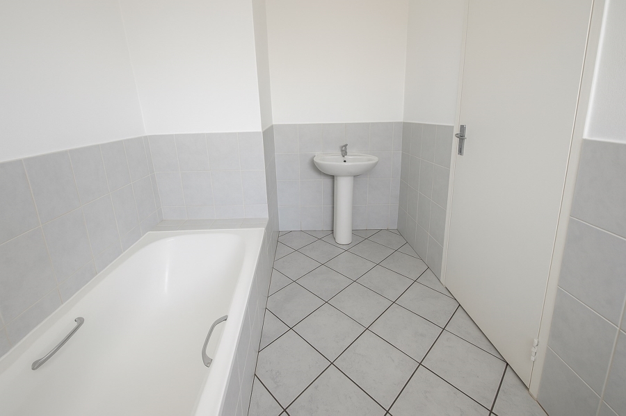 2 Bedroom Property for Sale in Vorna Valley Gauteng