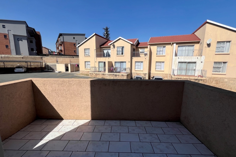 2 Bedroom Property for Sale in Vorna Valley Gauteng
