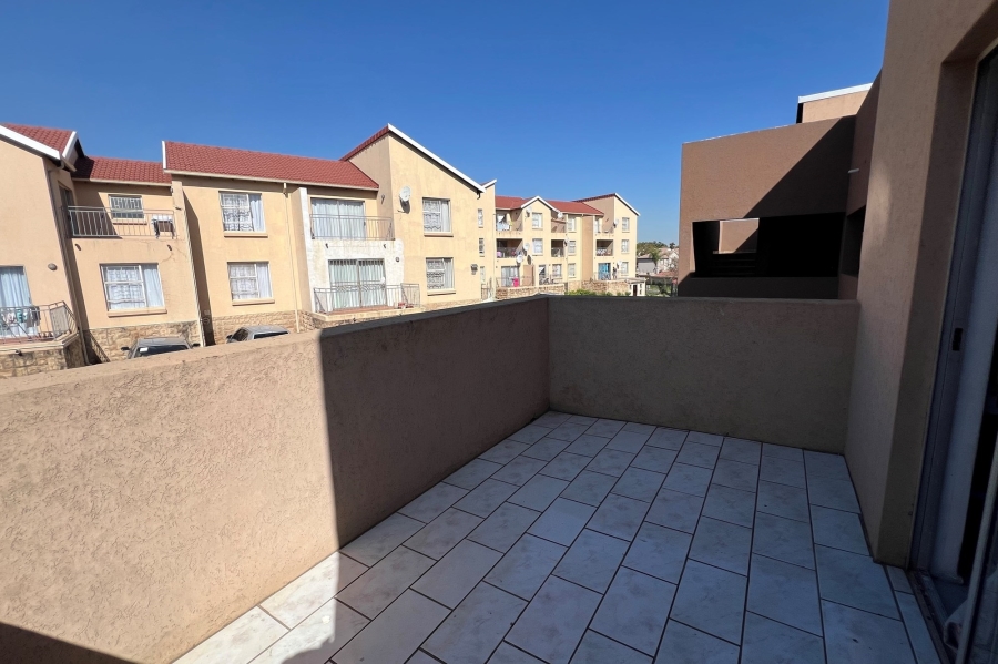 2 Bedroom Property for Sale in Vorna Valley Gauteng