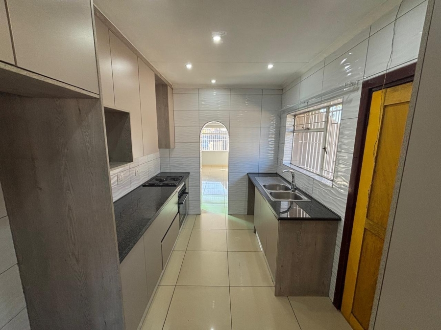 To Let 3 Bedroom Property for Rent in Mackenzie Park Gauteng