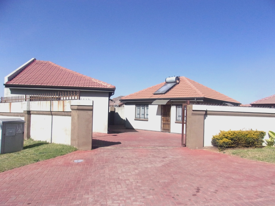 4 Bedroom Property for Sale in Crystal Park Gauteng