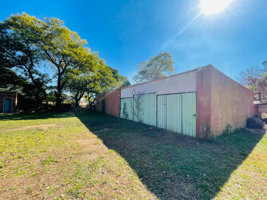 4 Bedroom Property for Sale in Unitas Park Gauteng