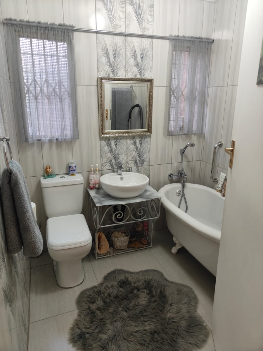 3 Bedroom Property for Sale in Constantia Park Gauteng