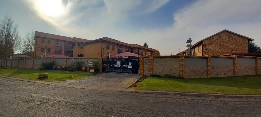 2 Bedroom Property for Sale in Brackendowns Gauteng