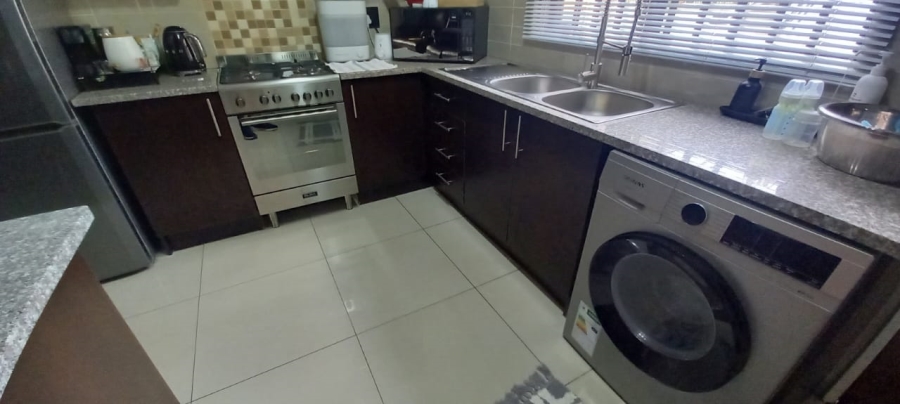 2 Bedroom Property for Sale in Brackendowns Gauteng