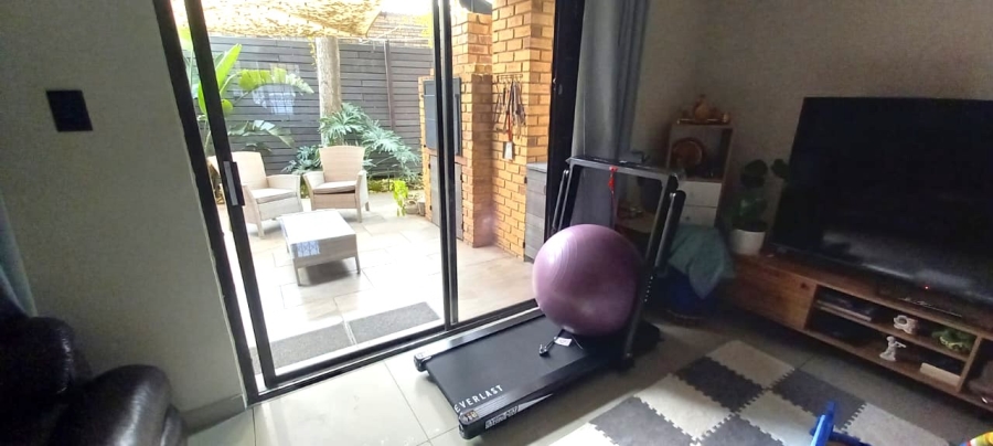 2 Bedroom Property for Sale in Brackendowns Gauteng