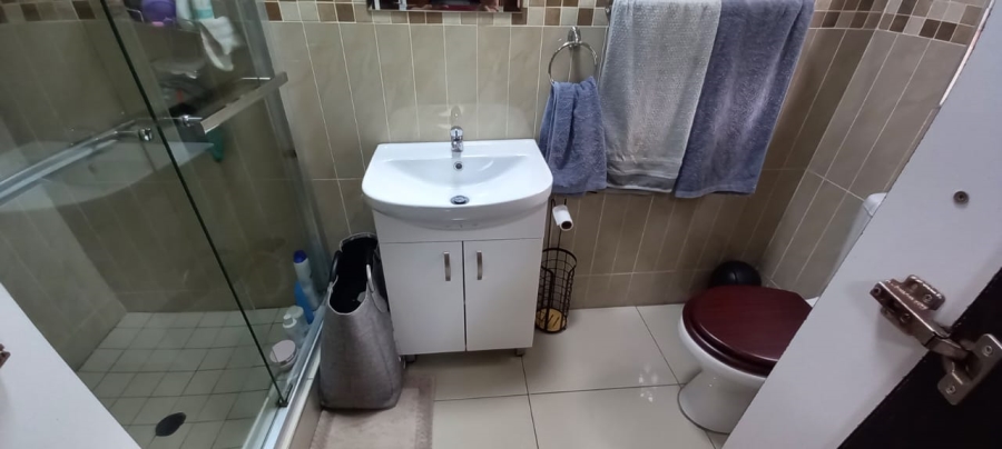 2 Bedroom Property for Sale in Brackendowns Gauteng