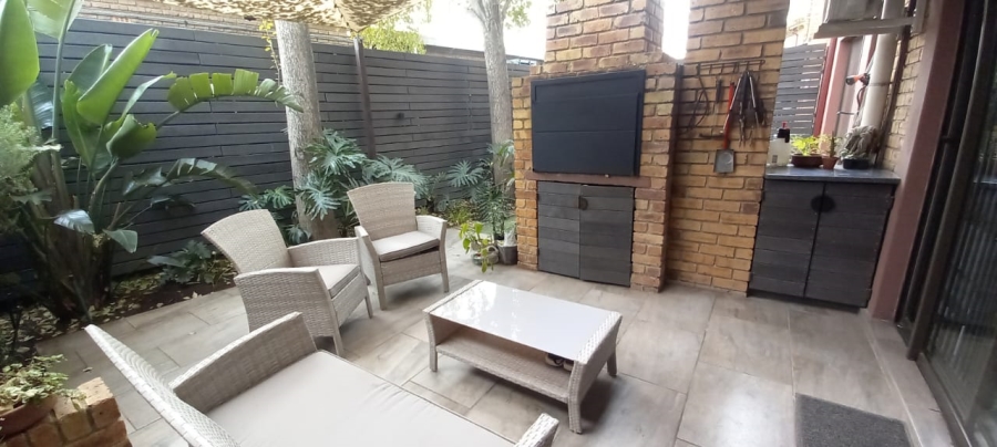 2 Bedroom Property for Sale in Brackendowns Gauteng