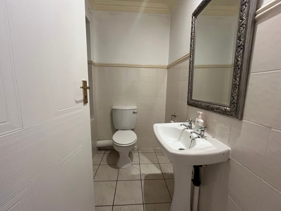 To Let 2 Bedroom Property for Rent in Hyde Park Gauteng