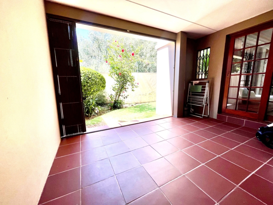 To Let 2 Bedroom Property for Rent in Hyde Park Gauteng