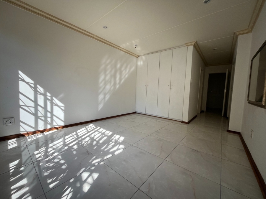 To Let 2 Bedroom Property for Rent in Hyde Park Gauteng