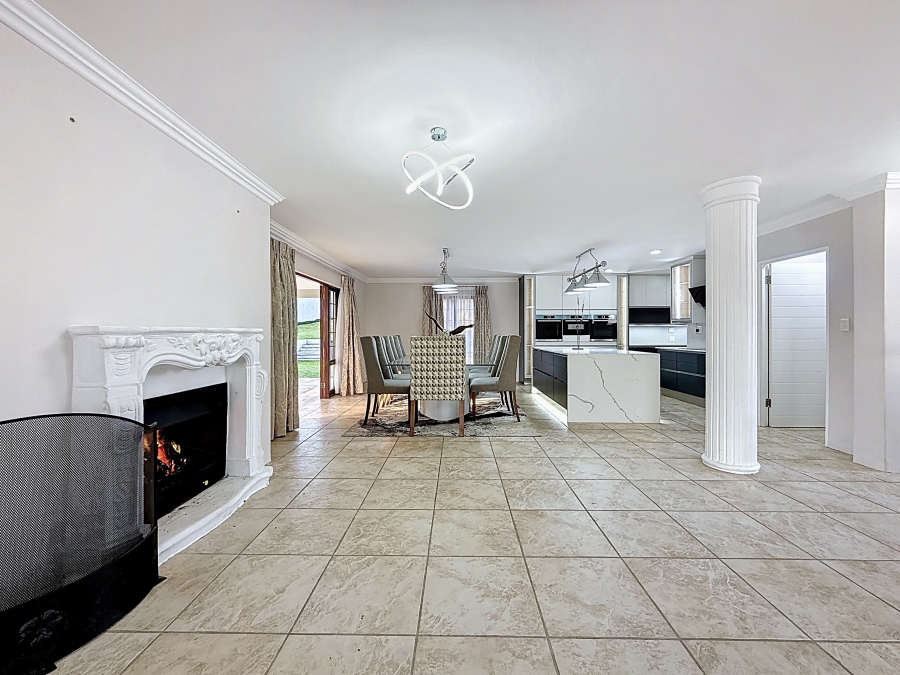 5 Bedroom Property for Sale in Faerie Glen Gauteng