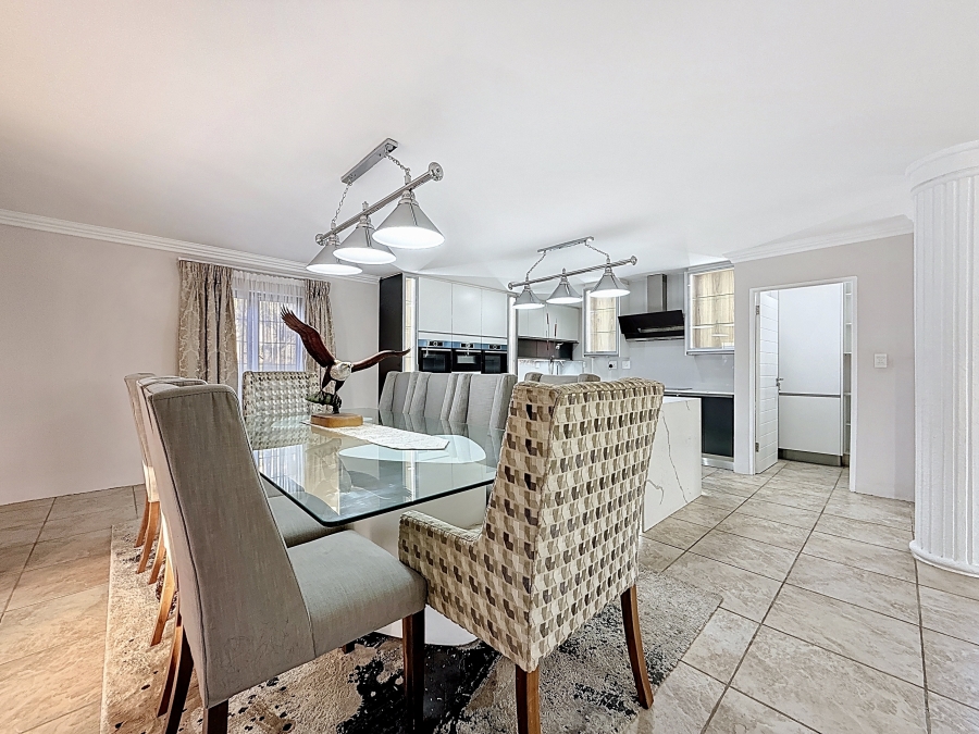 5 Bedroom Property for Sale in Faerie Glen Gauteng
