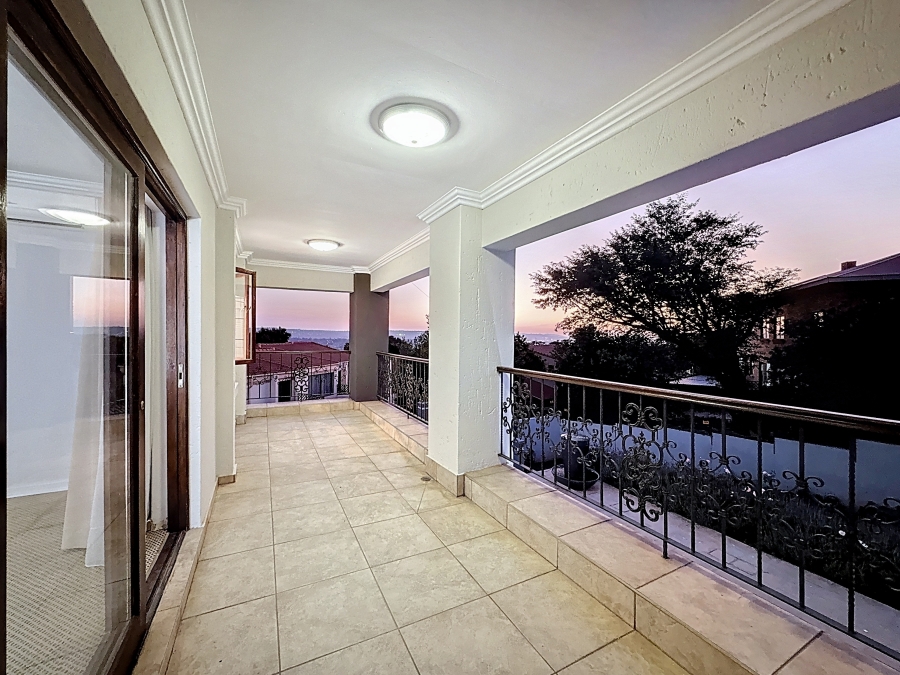 5 Bedroom Property for Sale in Faerie Glen Gauteng