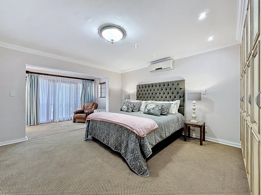 5 Bedroom Property for Sale in Faerie Glen Gauteng