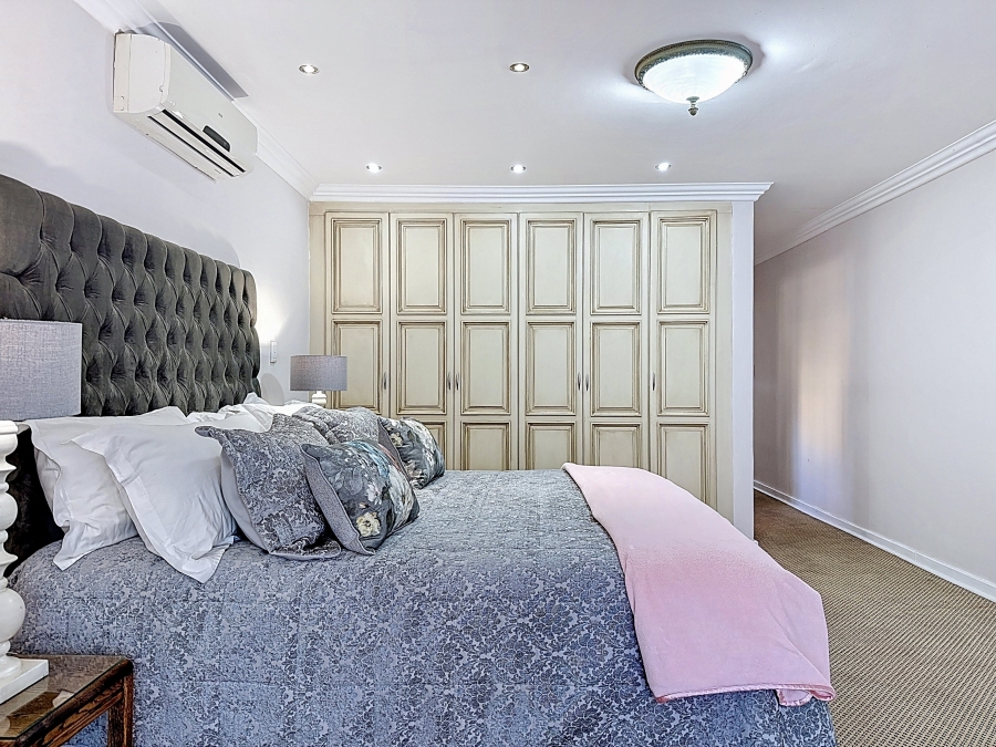 5 Bedroom Property for Sale in Faerie Glen Gauteng