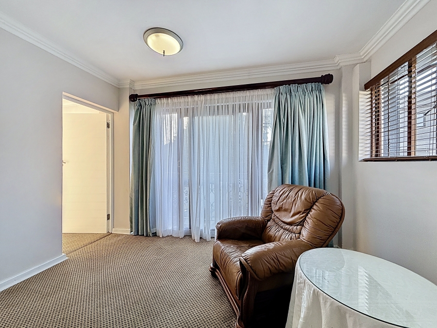 5 Bedroom Property for Sale in Faerie Glen Gauteng