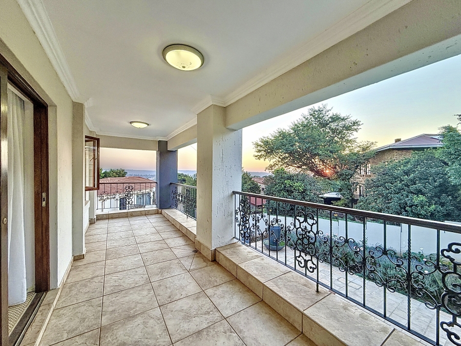 5 Bedroom Property for Sale in Faerie Glen Gauteng
