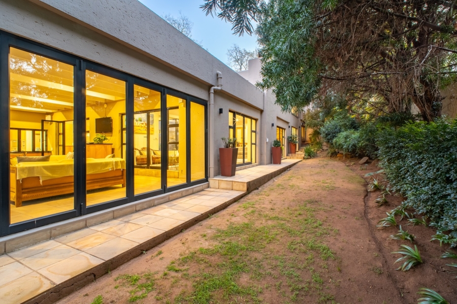 5 Bedroom Property for Sale in Rivonia Gauteng