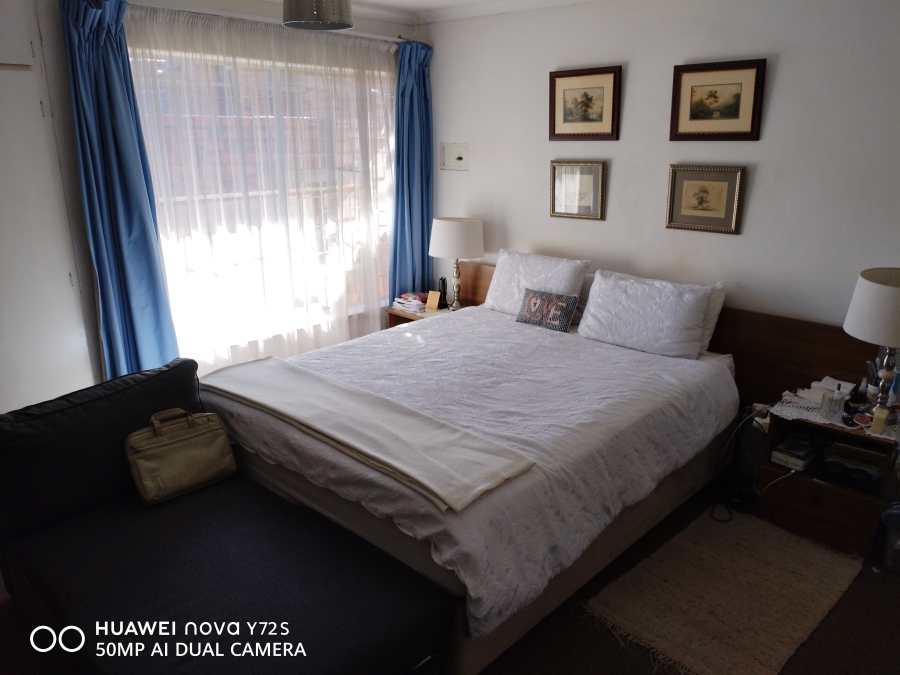 5 Bedroom Property for Sale in Rooihuiskraal Gauteng