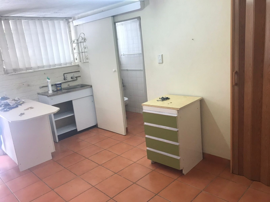 To Let 1 Bedroom Property for Rent in South Crest Gauteng