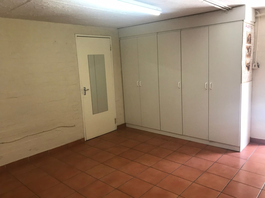 To Let 1 Bedroom Property for Rent in South Crest Gauteng