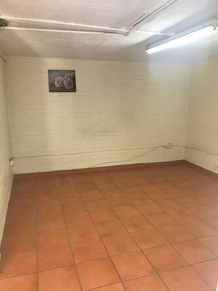 To Let 1 Bedroom Property for Rent in South Crest Gauteng