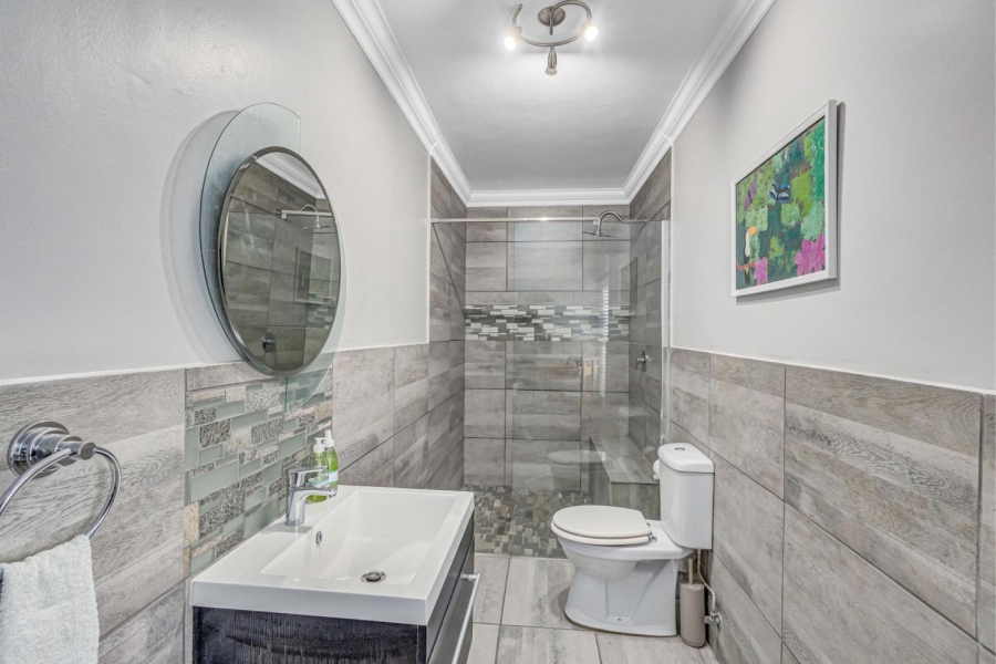 5 Bedroom Property for Sale in Kyalami Estates Gauteng