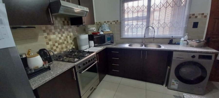 2 Bedroom Property for Sale in Brackendowns Gauteng