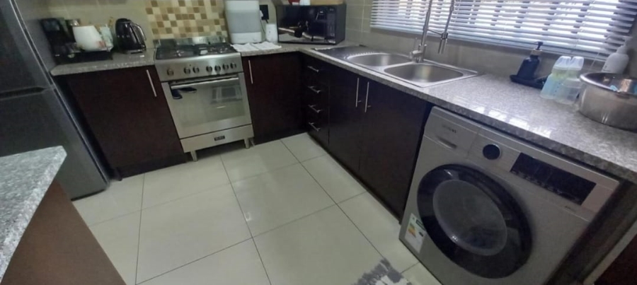 2 Bedroom Property for Sale in Brackendowns Gauteng