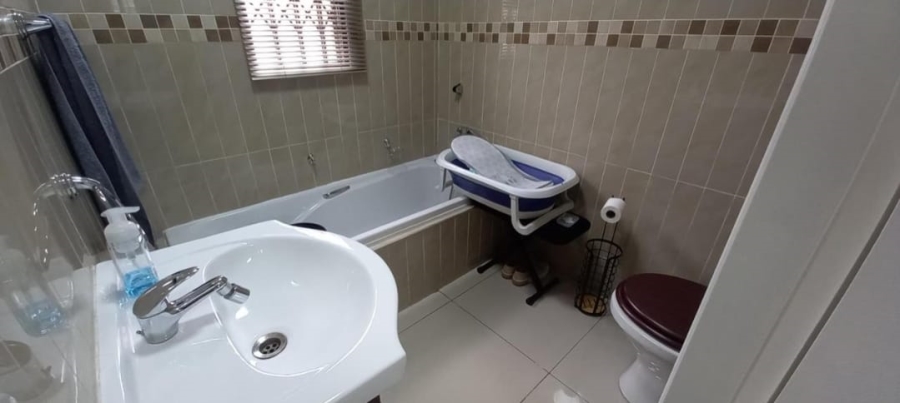 2 Bedroom Property for Sale in Brackendowns Gauteng