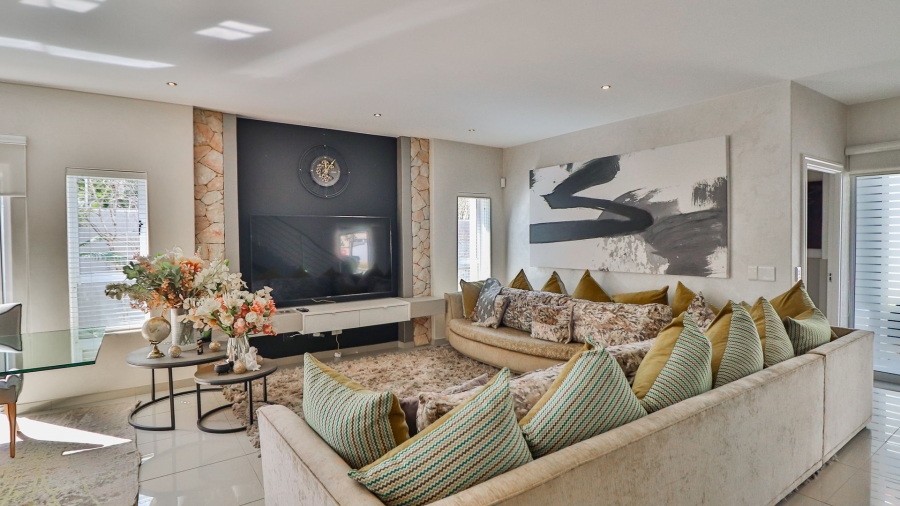 To Let 3 Bedroom Property for Rent in Broadacres Gauteng