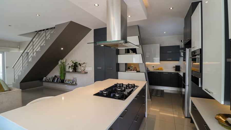 To Let 3 Bedroom Property for Rent in Broadacres Gauteng