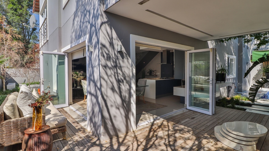 To Let 3 Bedroom Property for Rent in Broadacres Gauteng