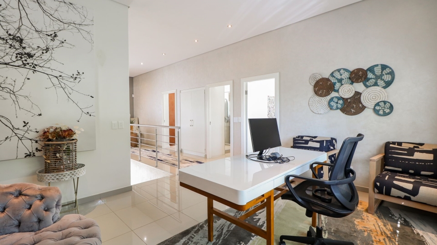 To Let 3 Bedroom Property for Rent in Broadacres Gauteng