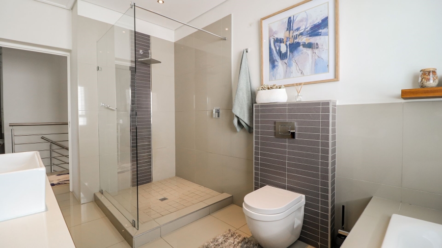 To Let 3 Bedroom Property for Rent in Broadacres Gauteng